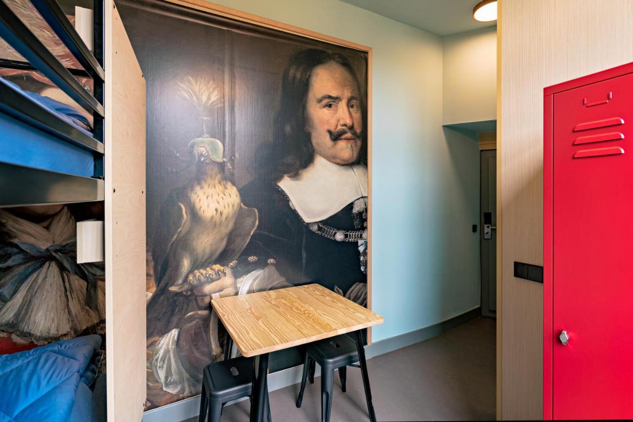 Zweibettzimmer mit Bad