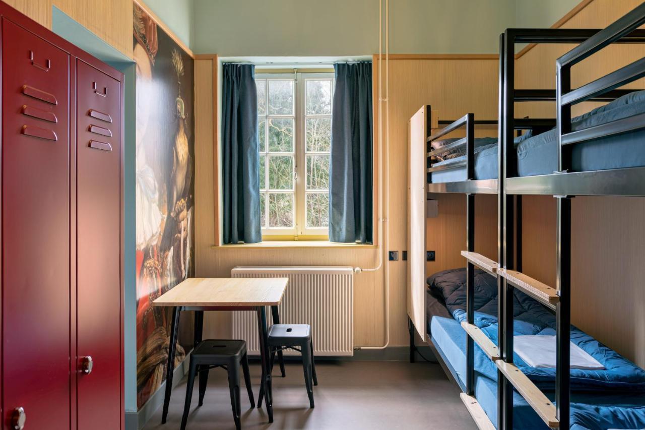 Vierbettzimmer mit eigenem Bad und Dusche